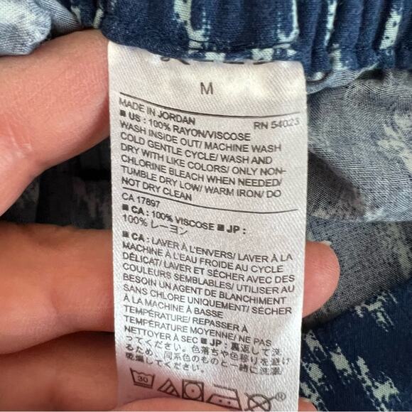 Banana Republic Blue Cream Batik Beach Coverup Drawstring Pants Women's size M - Picture 4 of 4